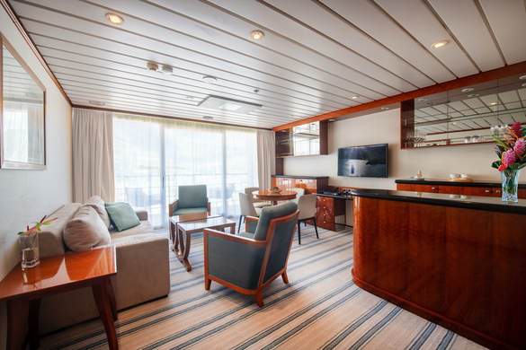 Paul Gauguin Cruises MS Paul Gauguin Owner's Suite 2 ©Paul Gauguin Cruises.jpg